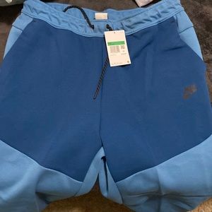 Nike tech fleece pants